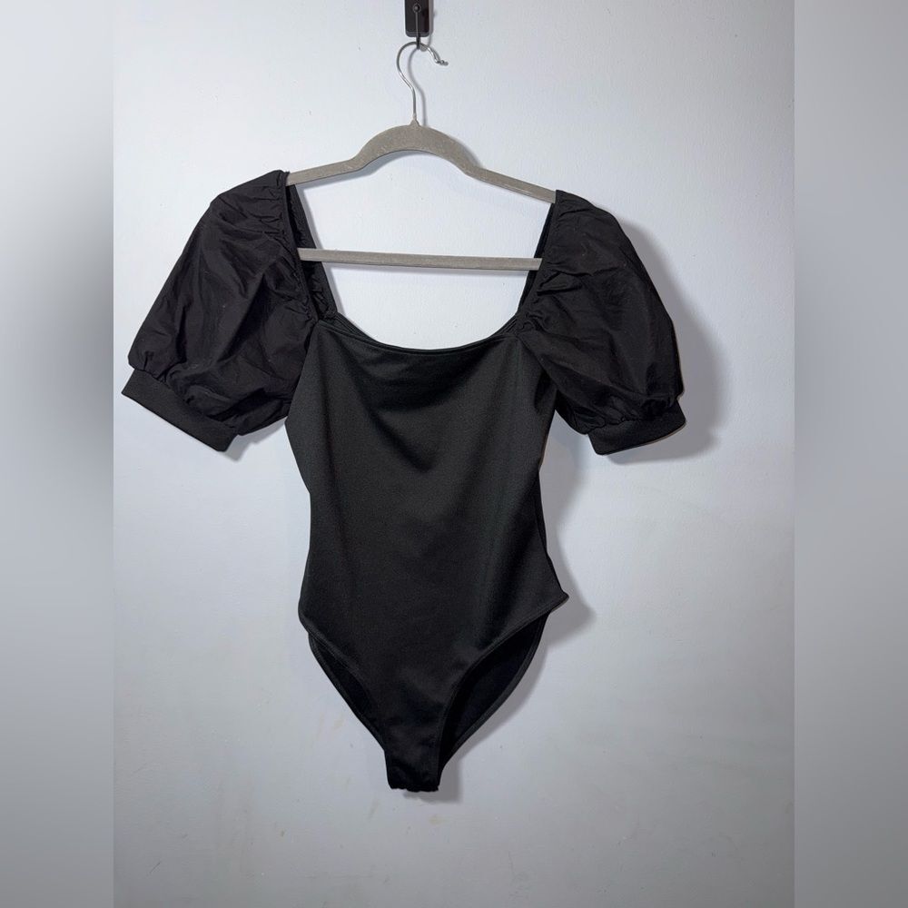 Topshop solid black puff sleeve bodysuit size 8 NWOT